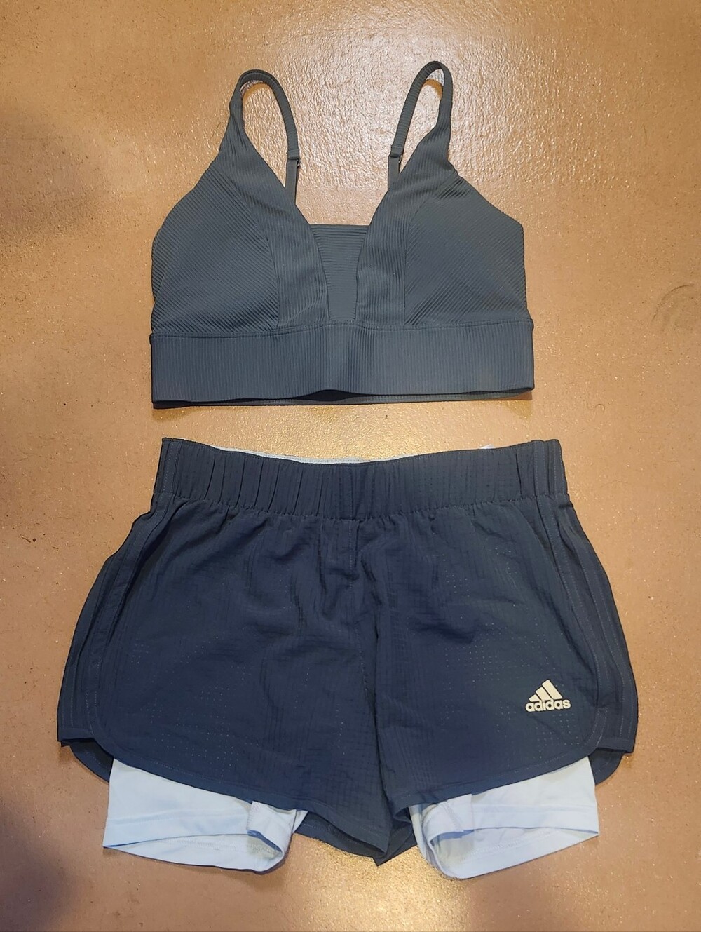 2pc Workout Set Adidas Running Aeroready Layered Shorts XS Old Navy Sports Bra S